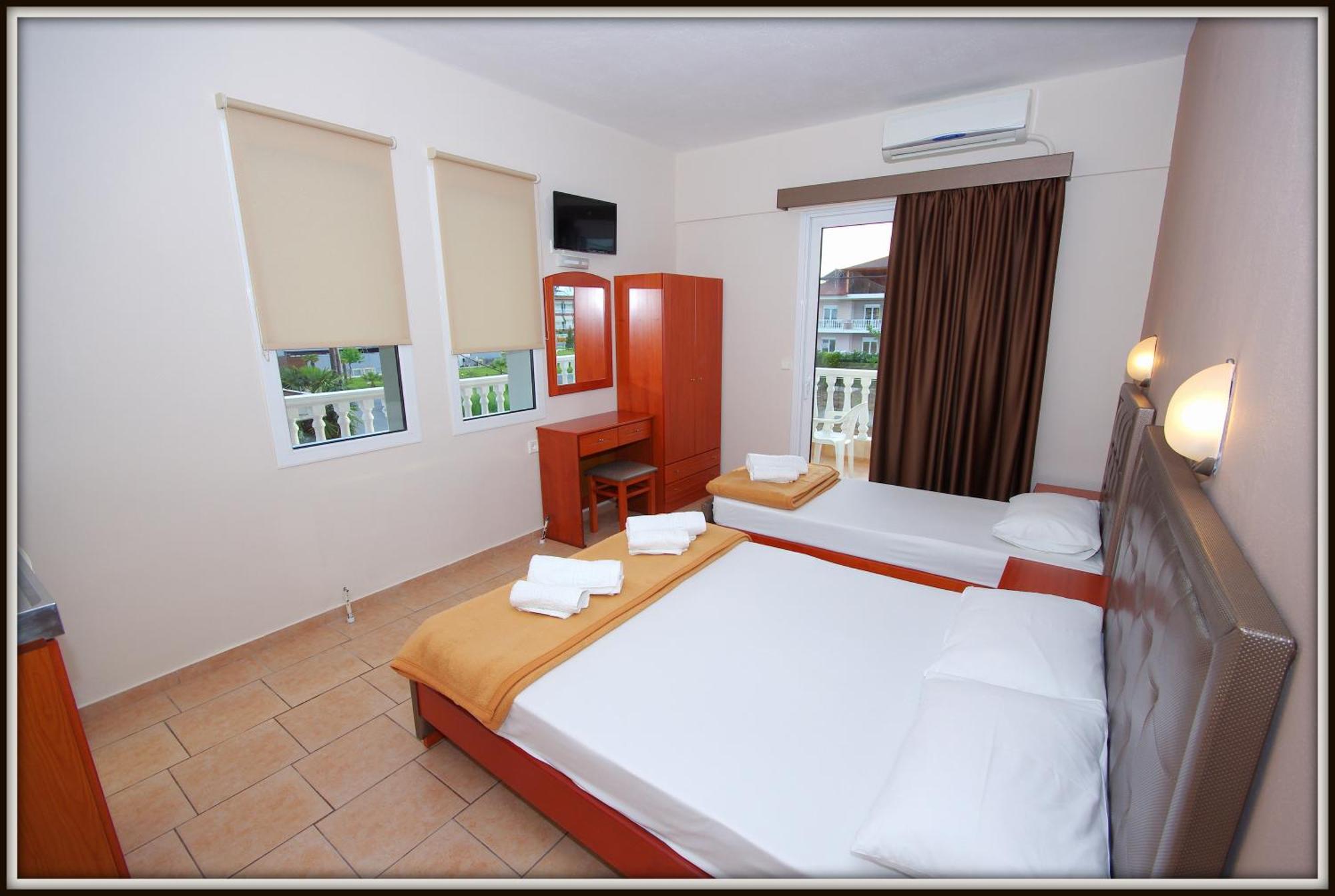 John & Eve Hotel Paralía エクステリア 写真