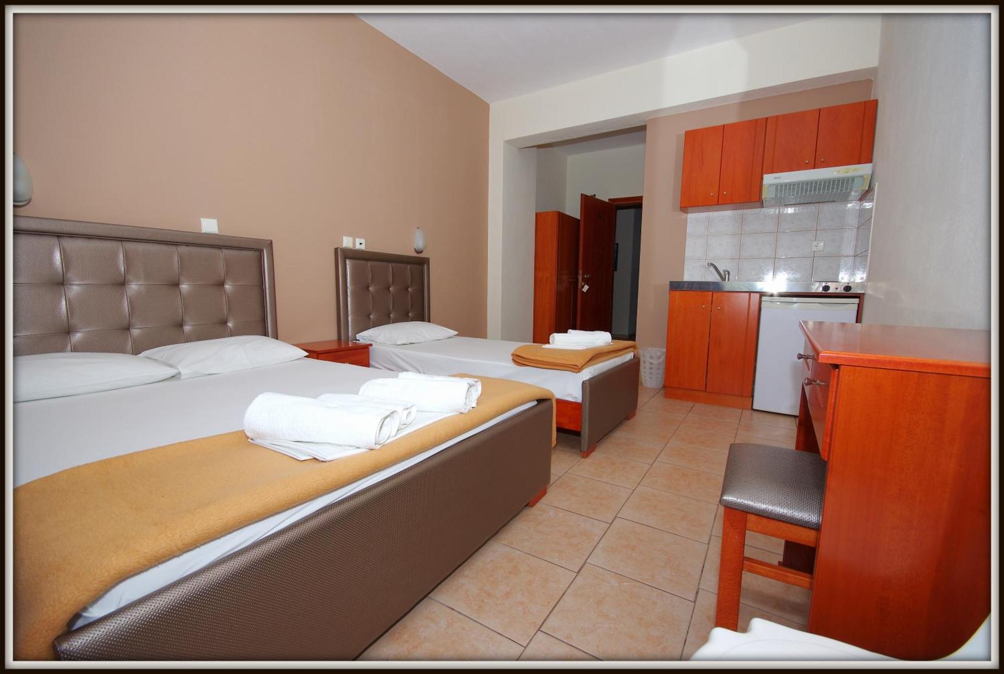 John & Eve Hotel Paralía エクステリア 写真