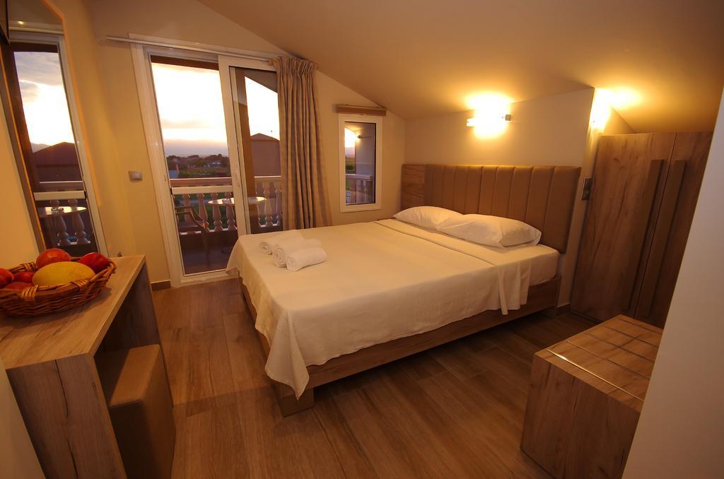 John & Eve Hotel Paralía エクステリア 写真