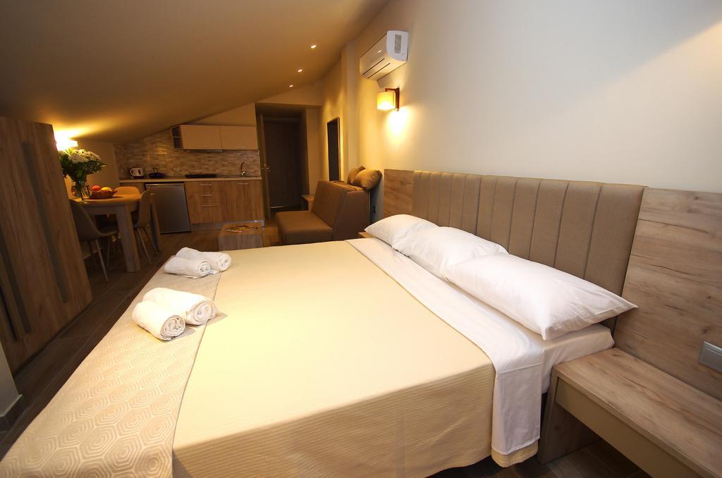 John & Eve Hotel Paralía エクステリア 写真