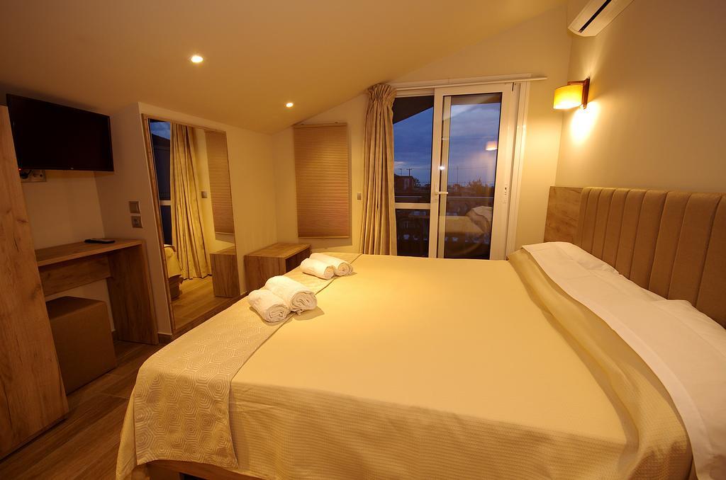 John & Eve Hotel Paralía エクステリア 写真
