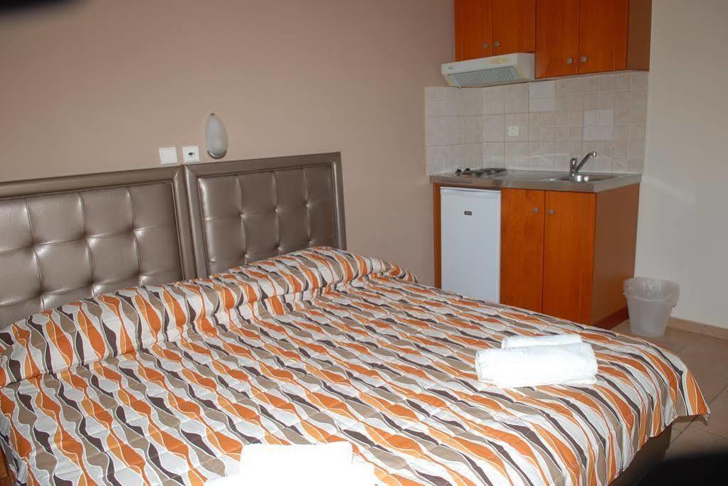 John & Eve Hotel Paralía エクステリア 写真