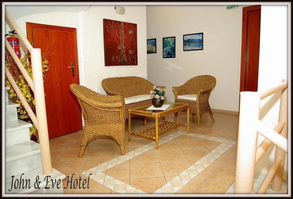 John & Eve Hotel Paralía エクステリア 写真